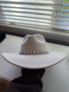 Women's Embellished Cream Wide Brim Western Hat